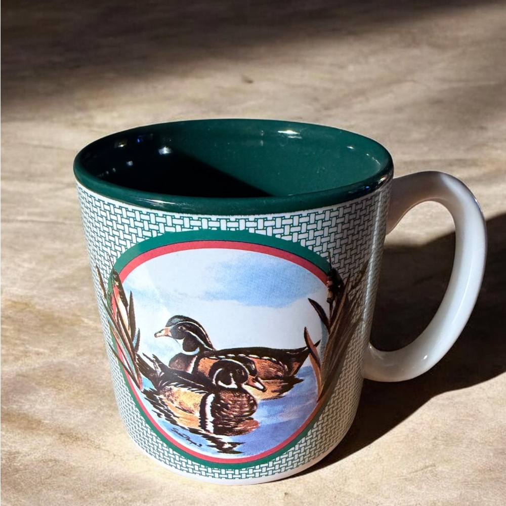 Set of 2 VTG collectible coffee mug featuring an illustration of wood ducks